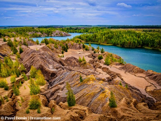 Край бирюзовой воды и лунных гор